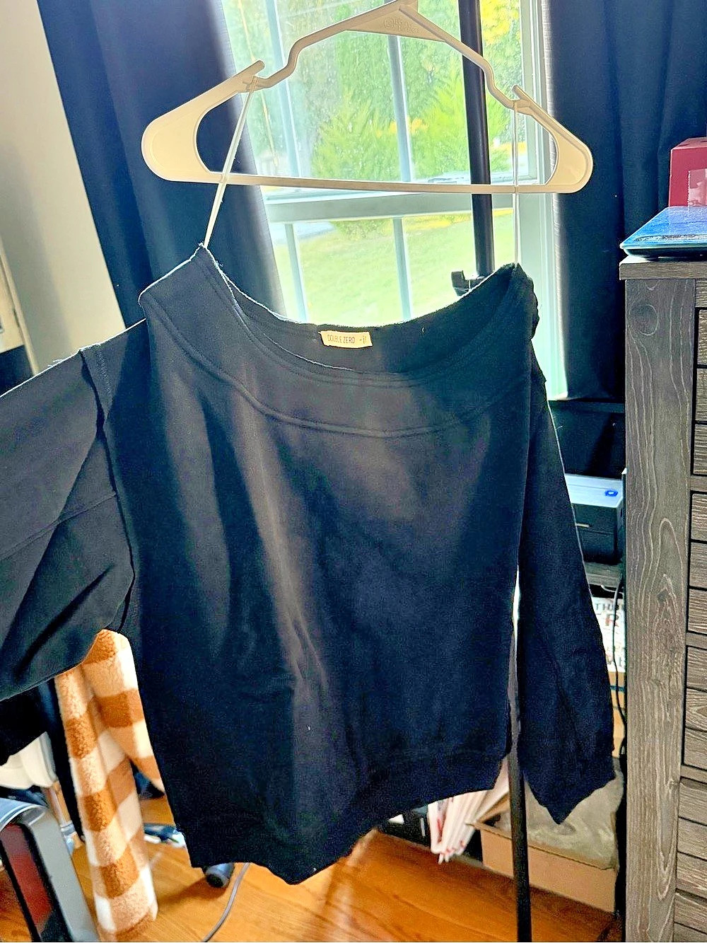 Double Zero Long Sleeve Top in Black Size Small